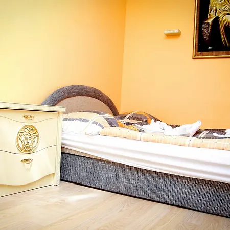 Club 218 Wellness Petra Apartment Siófok